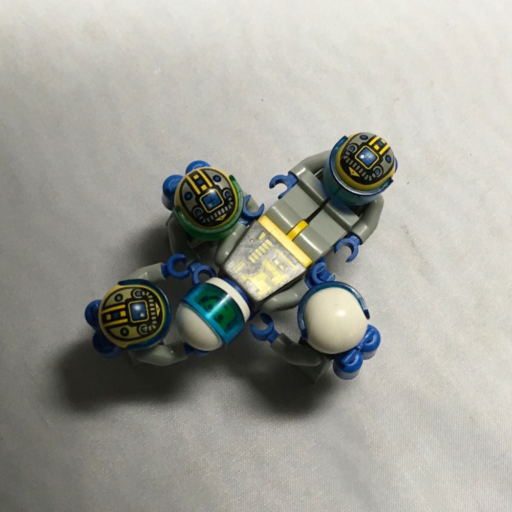 Space LEGO Unitron 5x Minifigures Various Accessories Vintage - Picture 9 of 13